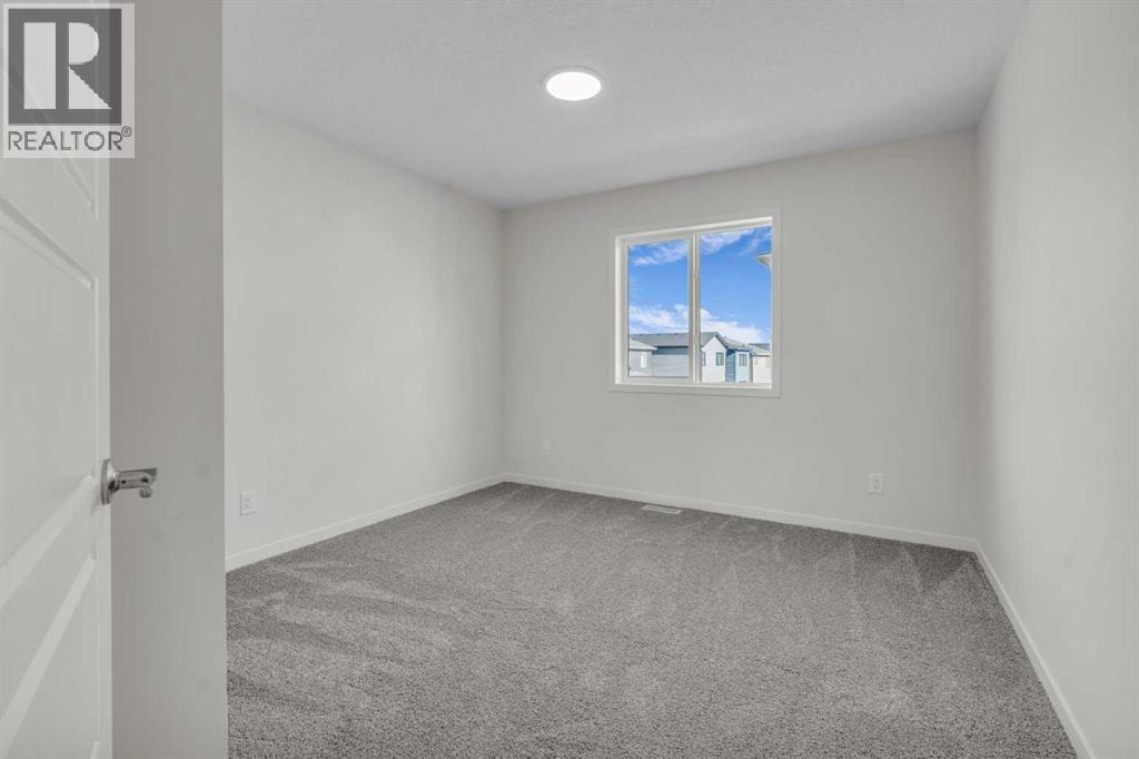 Photo 31 of 83 Lucas Passage Nw, Calgary AB