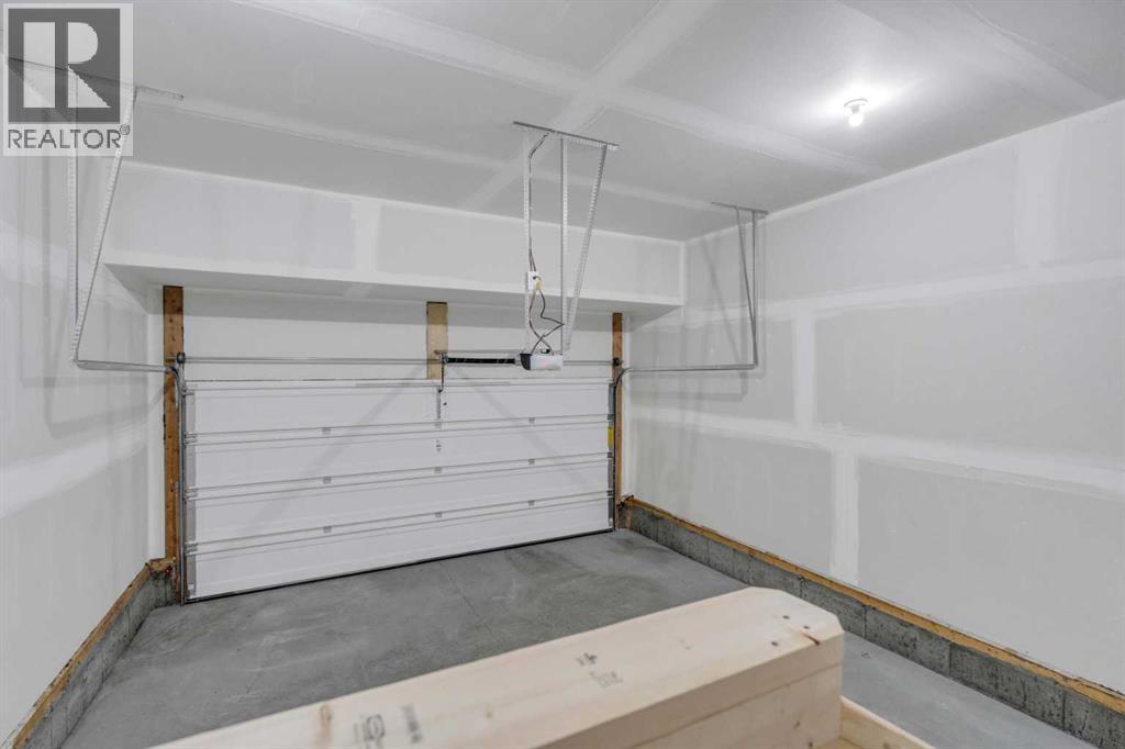 Photo 36 of 83 Lucas Passage Nw, Calgary AB