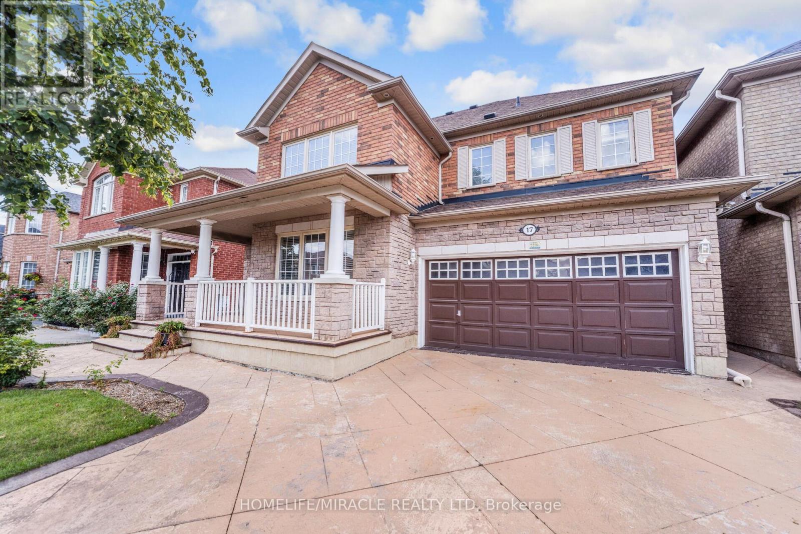 Photo 2 of 17 Mainard Crescent, Brampton ON