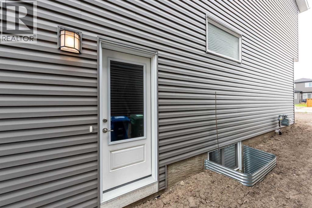 Photo 4 of 1139 Chinook Winds Circle Sw, Airdrie AB