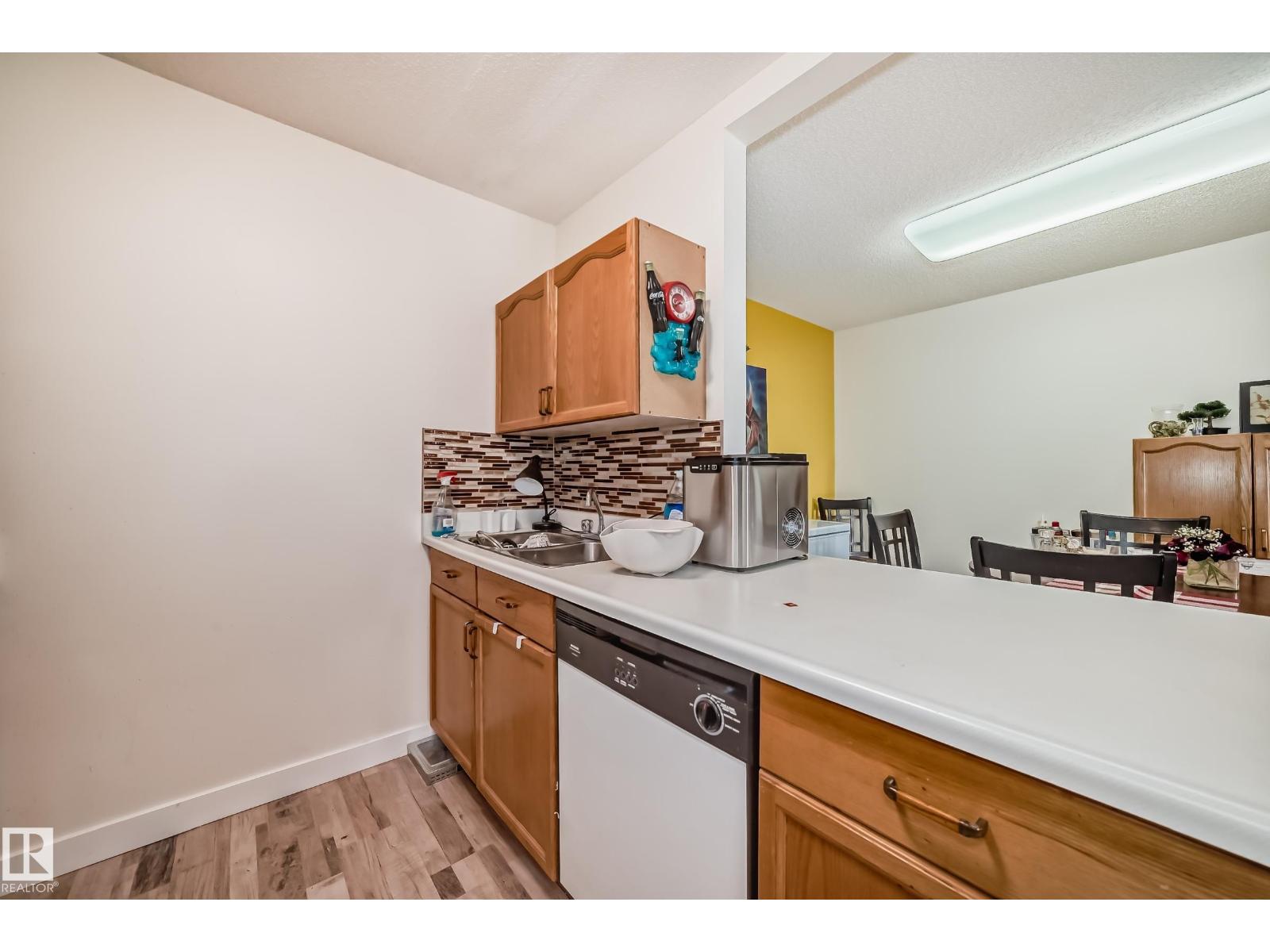 Photo 11 of 214 18012 95 Av Nw, Edmonton AB