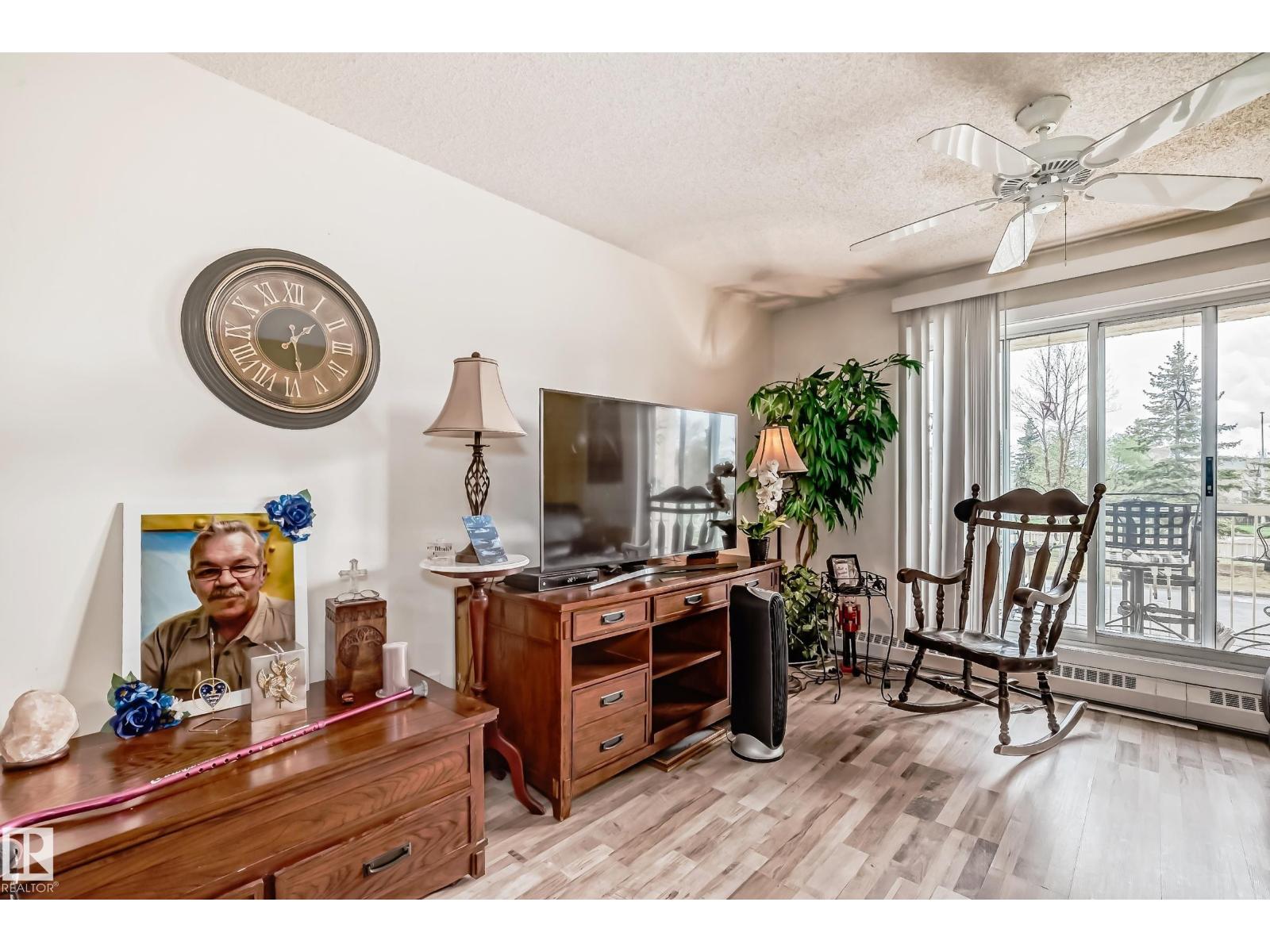Photo 5 of 214 18012 95 Av Nw, Edmonton AB
