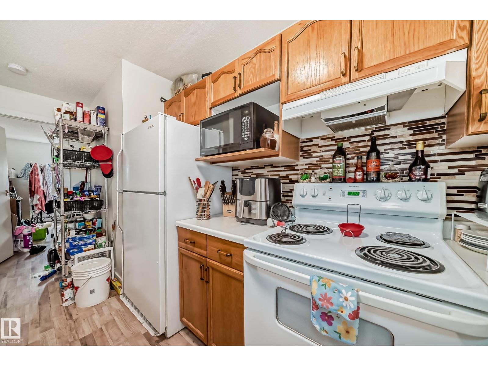 Photo 9 of 214 18012 95 Av Nw, Edmonton AB