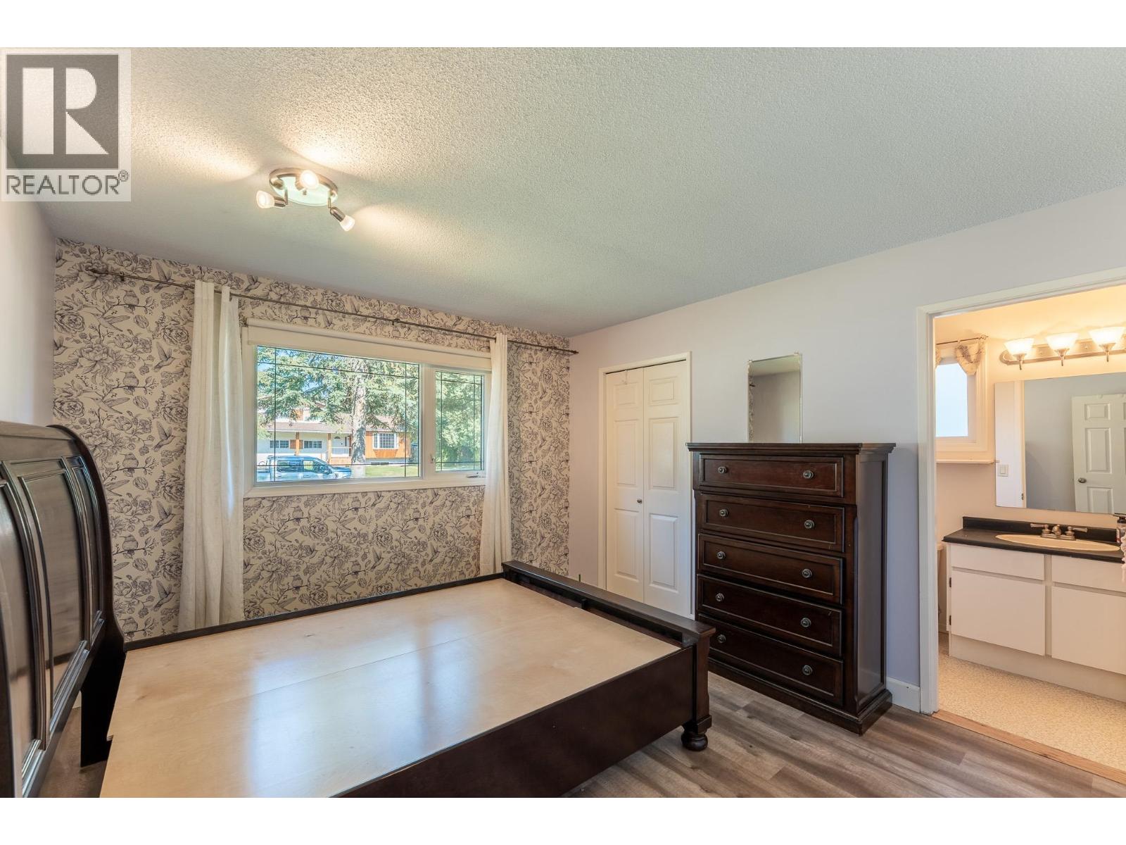 Photo 11 of 2886 Langley Crescent, Prince George BC