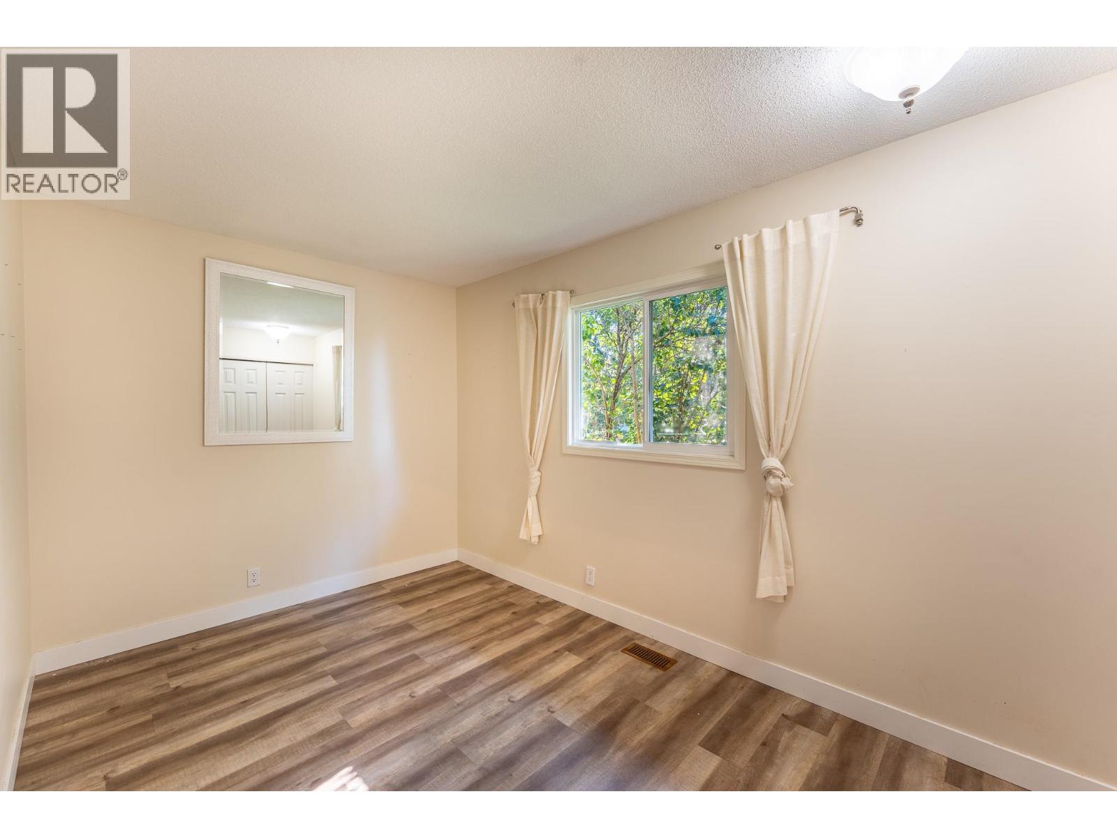 Photo 12 of 2886 Langley Crescent, Prince George BC