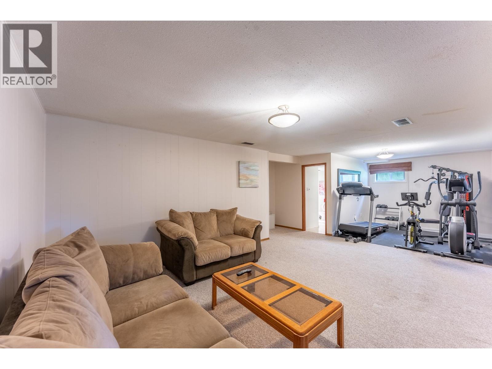 Photo 15 of 2886 Langley Crescent, Prince George BC