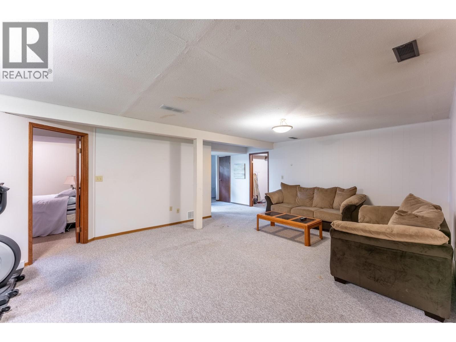 Photo 17 of 2886 Langley Crescent, Prince George BC