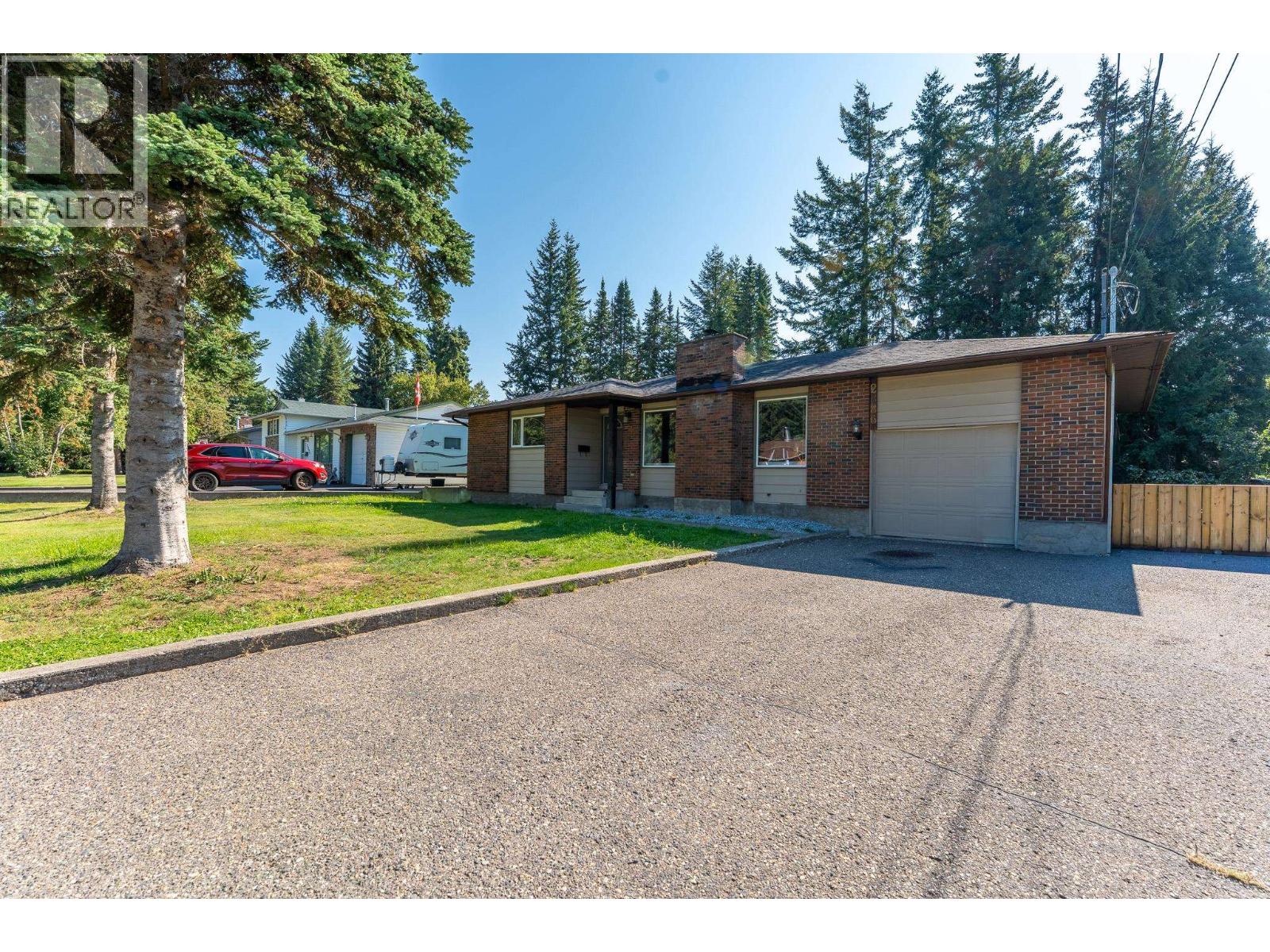 Photo 2 of 2886 Langley Crescent, Prince George BC