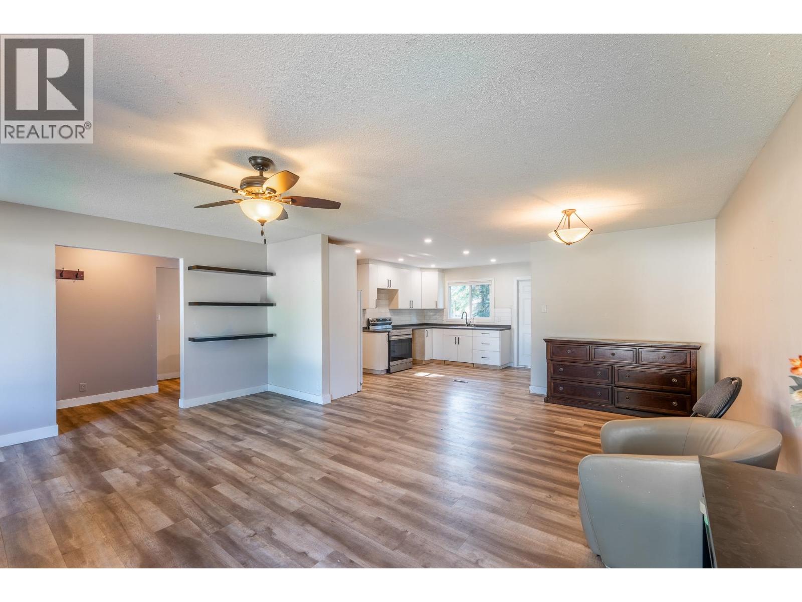 Photo 8 of 2886 Langley Crescent, Prince George BC