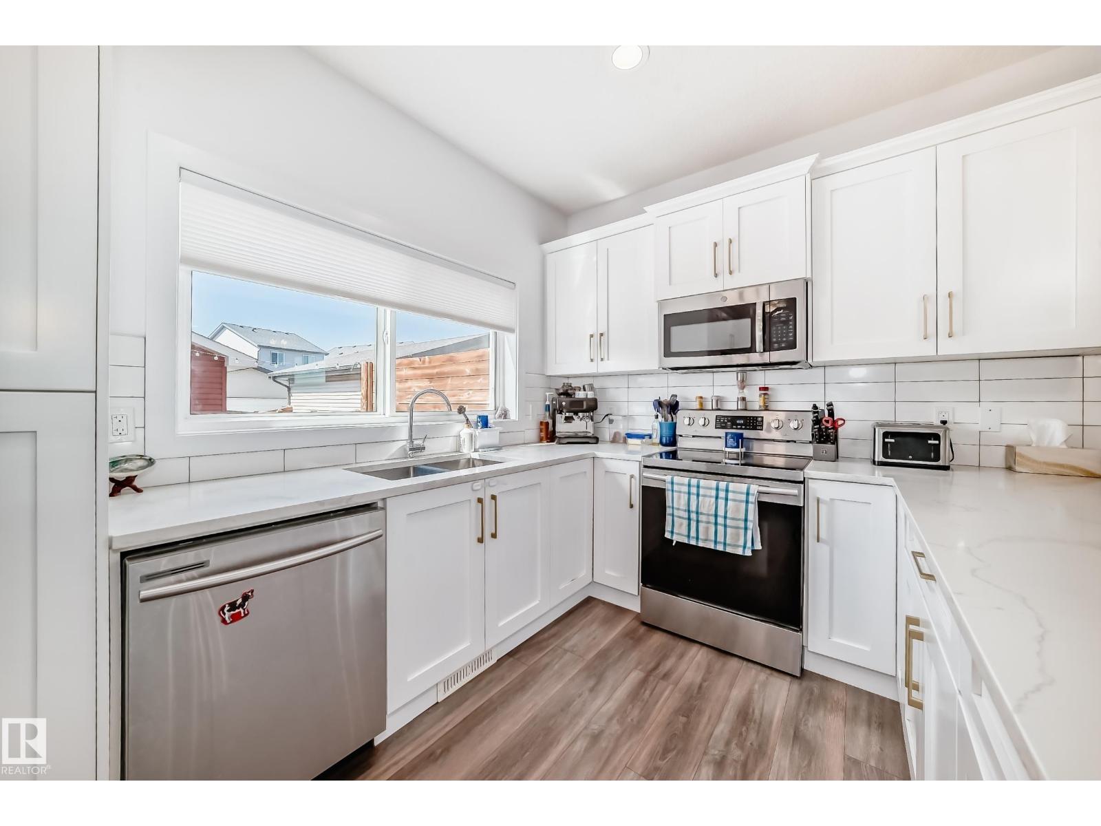 Photo 12 of 17728 58 St Nw, Edmonton AB