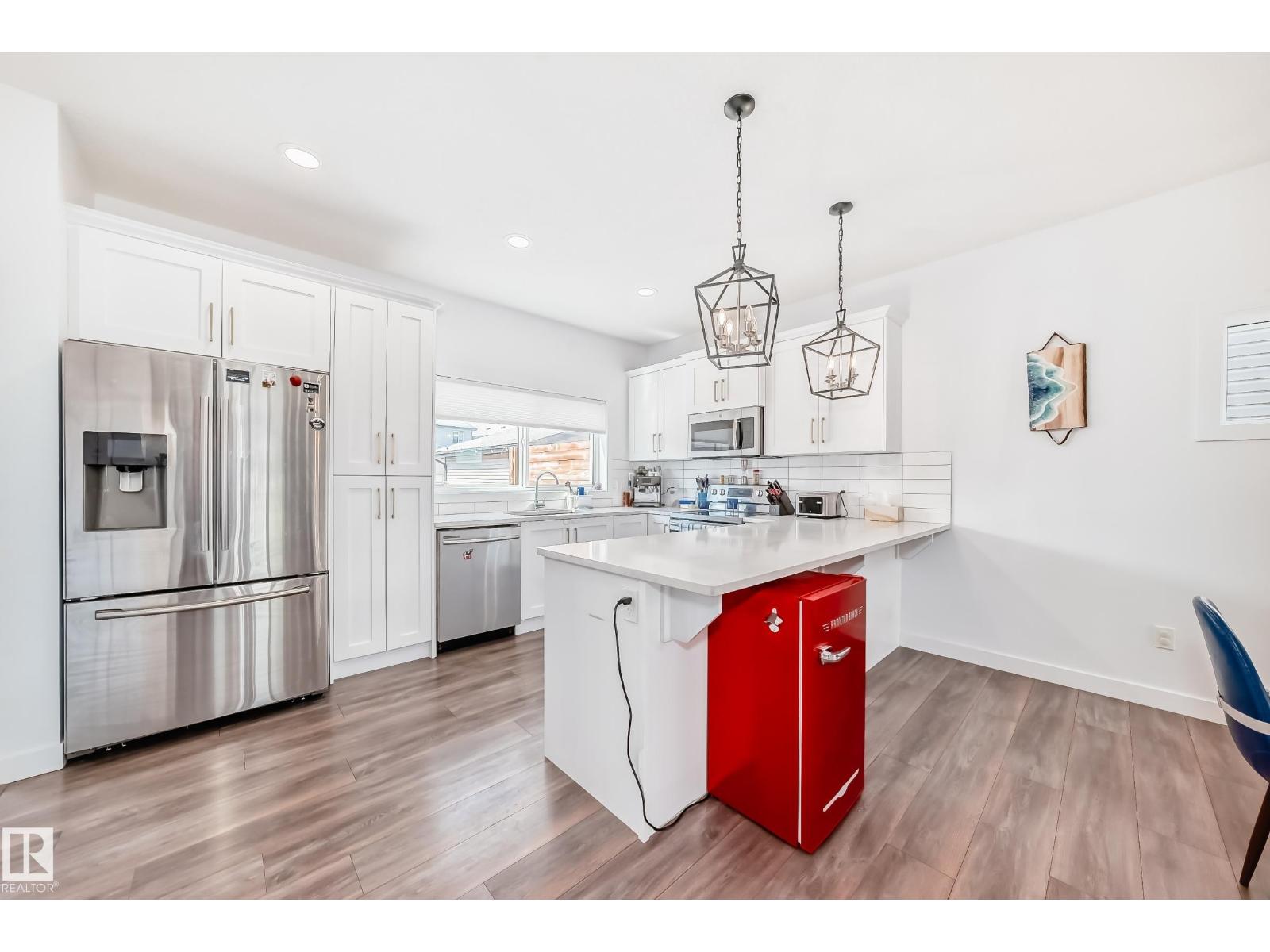 Photo 13 of 17728 58 St Nw, Edmonton AB
