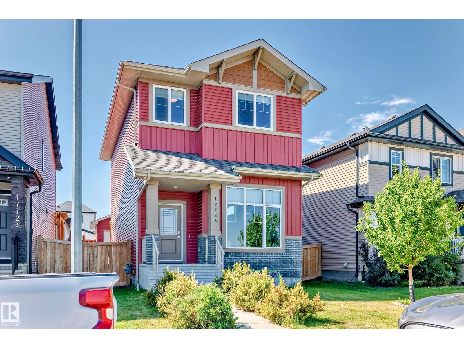 Photo 3 of 17728 58 St Nw, Edmonton AB