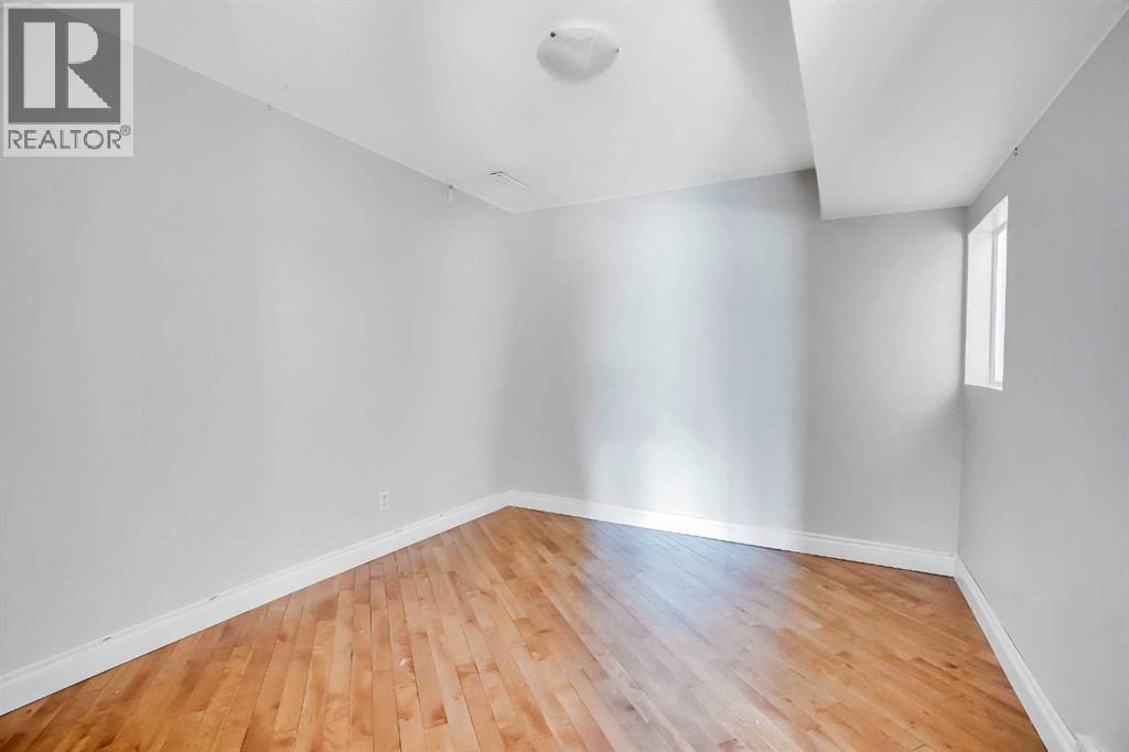 Photo 25 of 185 Cornwallis Drive Nw, Calgary AB