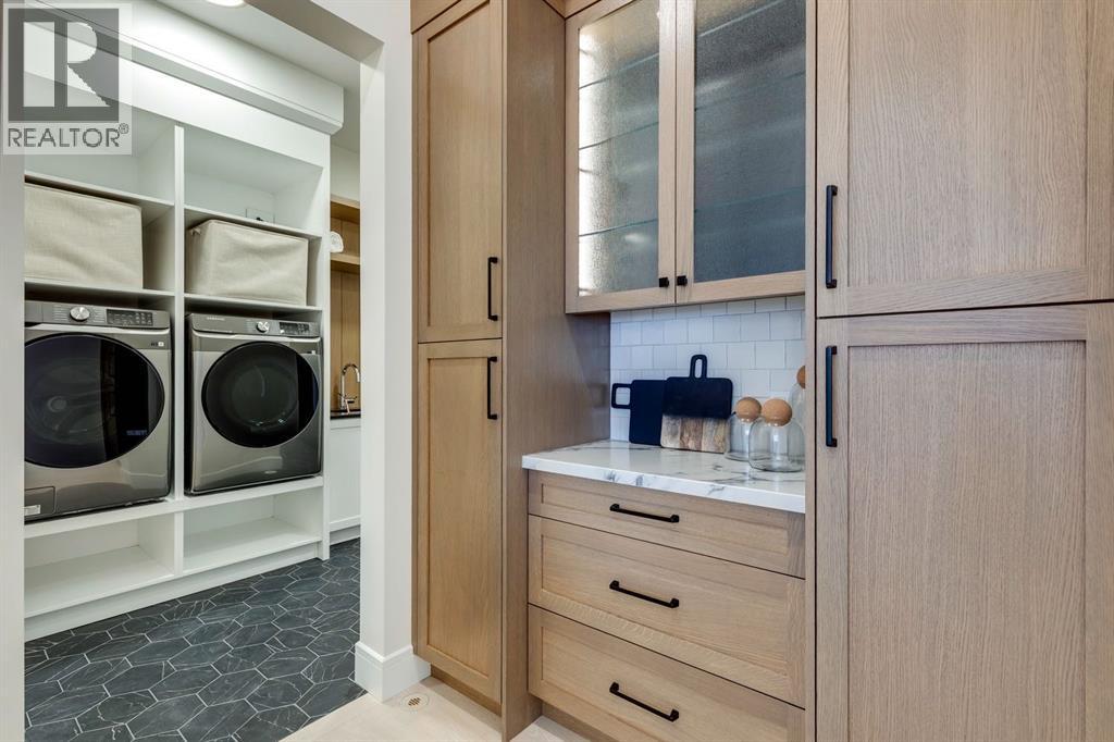 Photo 13 of 15 Normandy Lane Sw, Calgary AB