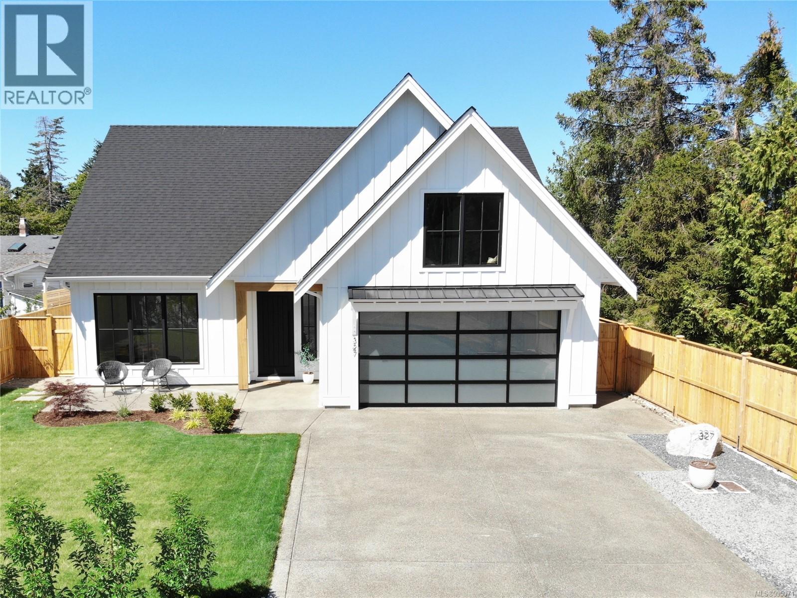 Photo 1 of 327 Wisteria St, Parksville BC