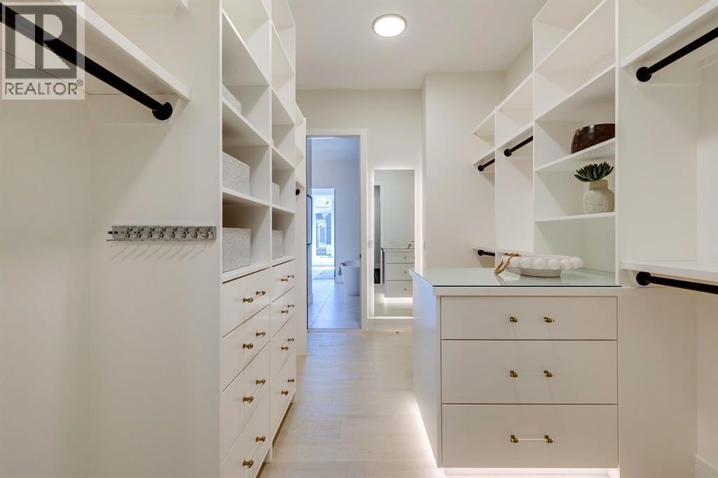 Photo 23 of 15 Normandy Lane Sw, Calgary AB