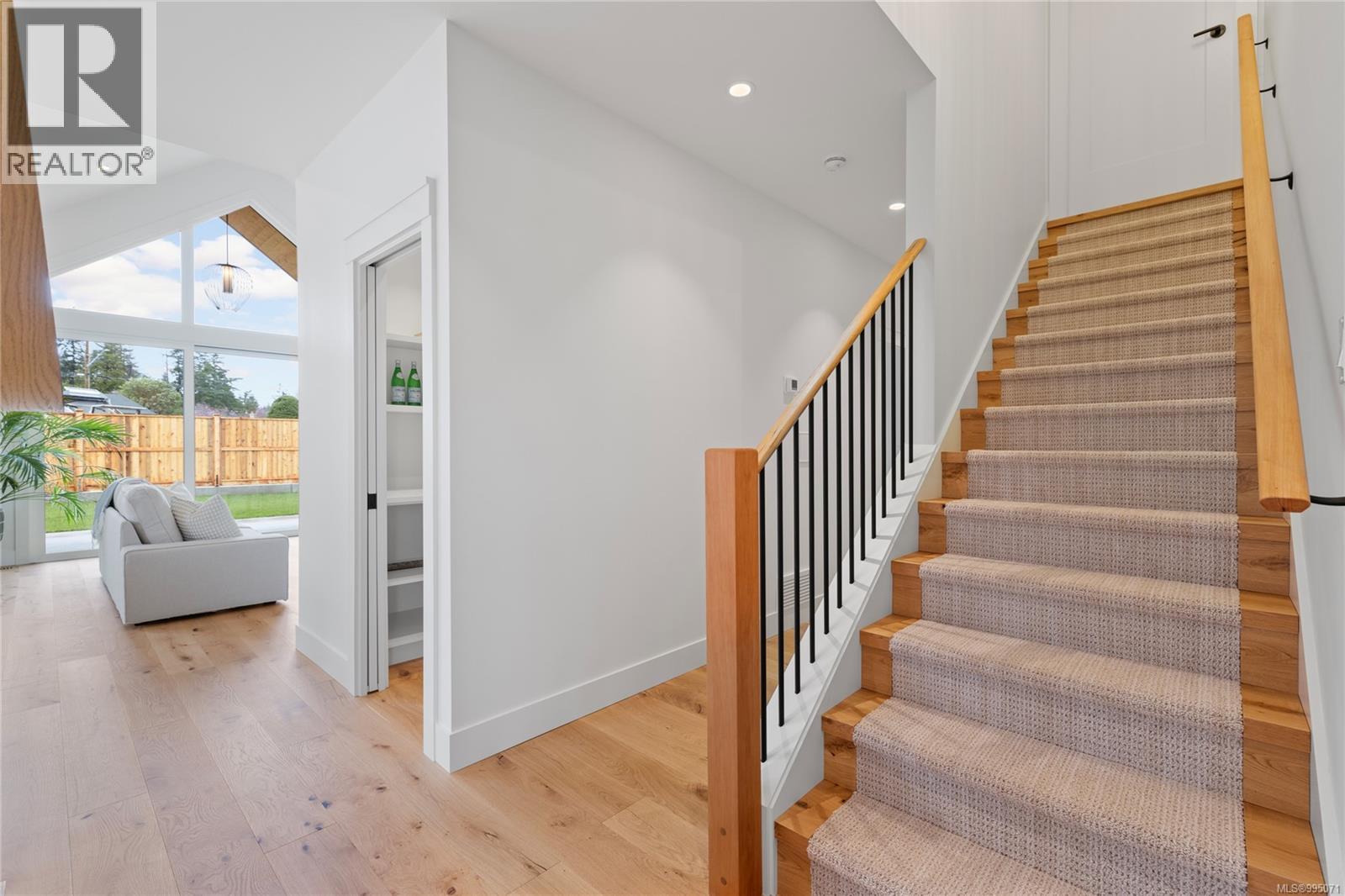 Photo 19 of 327 Wisteria St, Parksville BC
