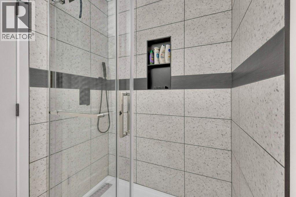 Photo 33 of 40 Drever Close, Red Deer AB