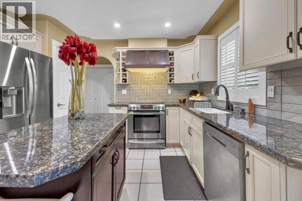 Photo 10 of 40 Drever Close, Red Deer AB