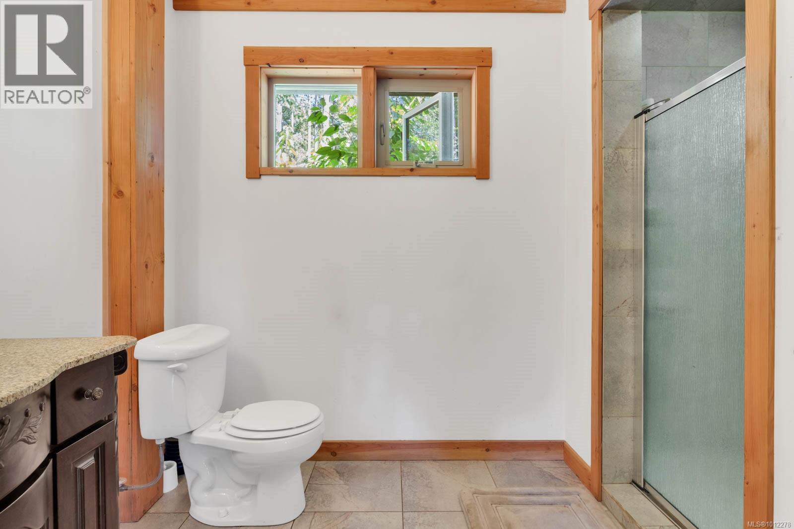 2 Welch Rd, Lasqueti Island