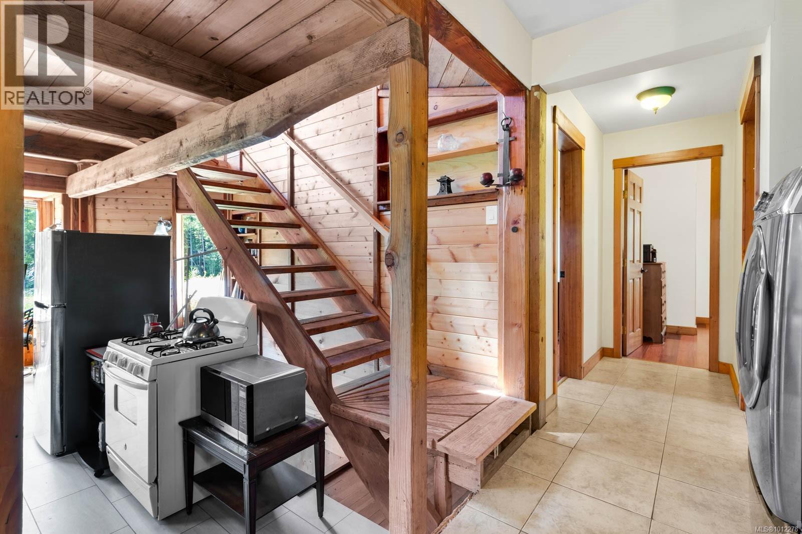 2 Welch Rd, Lasqueti Island
