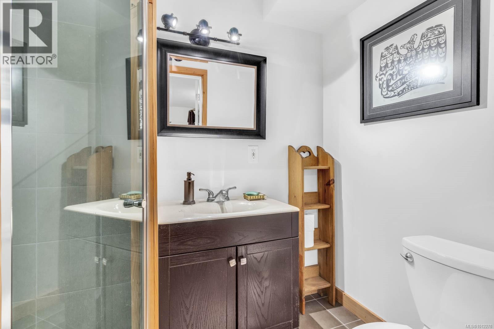 2 Welch Rd, Lasqueti Island