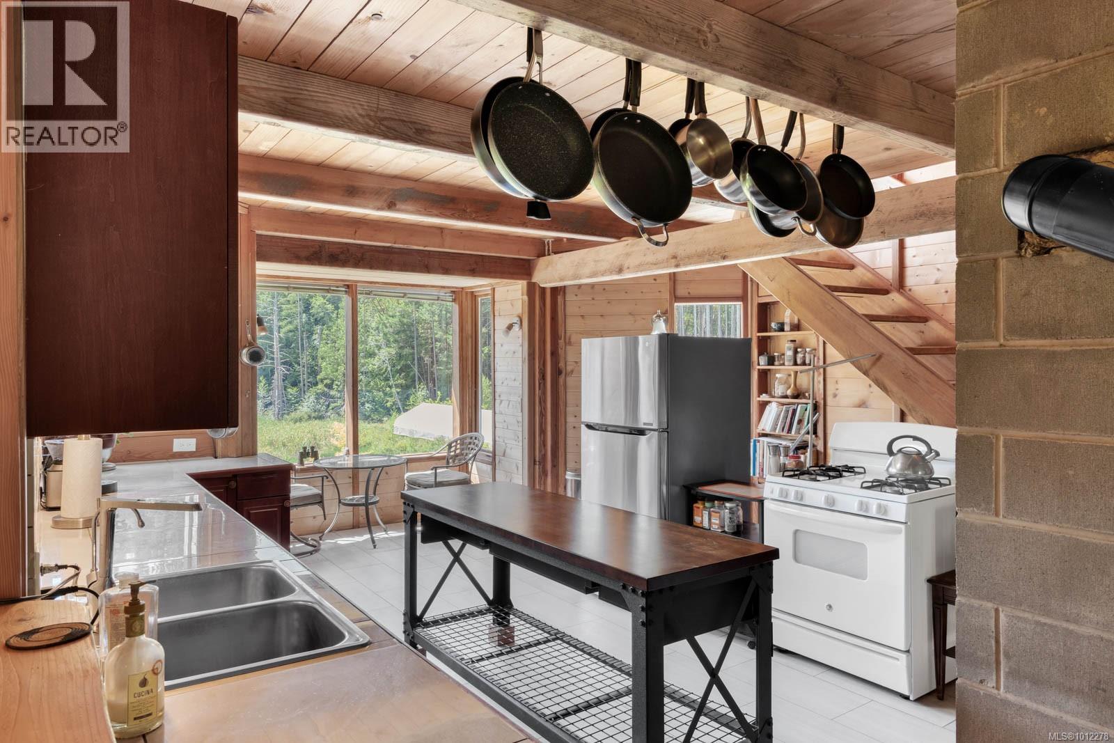 2 Welch Rd, Lasqueti Island