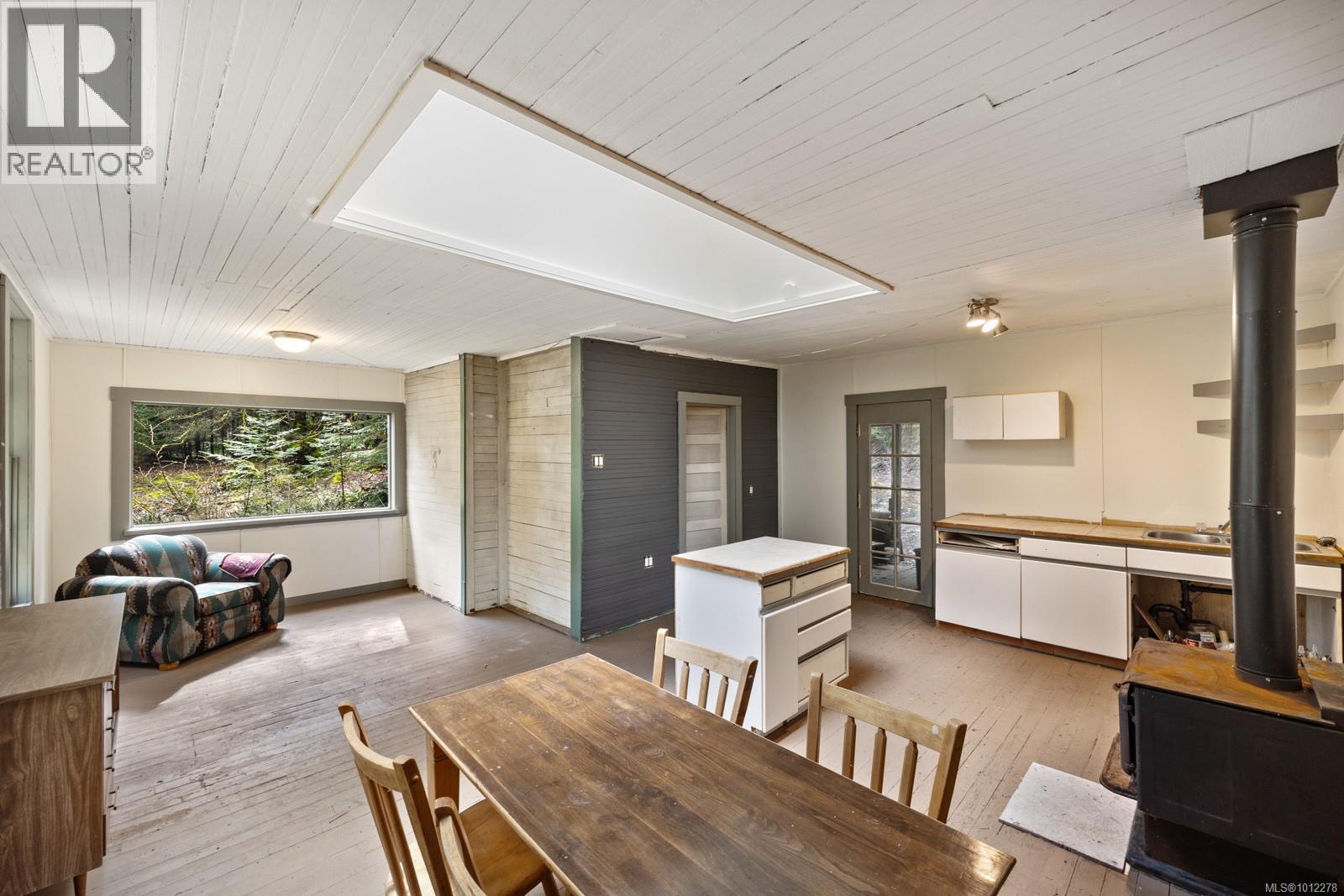 2 Welch Rd, Lasqueti Island