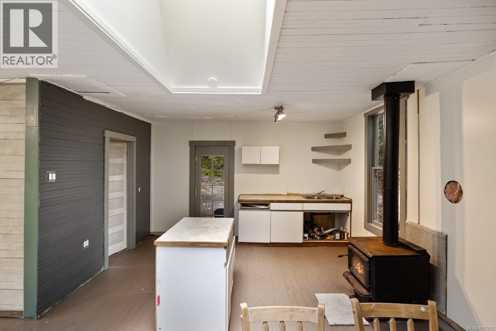 2 Welch Rd, Lasqueti Island