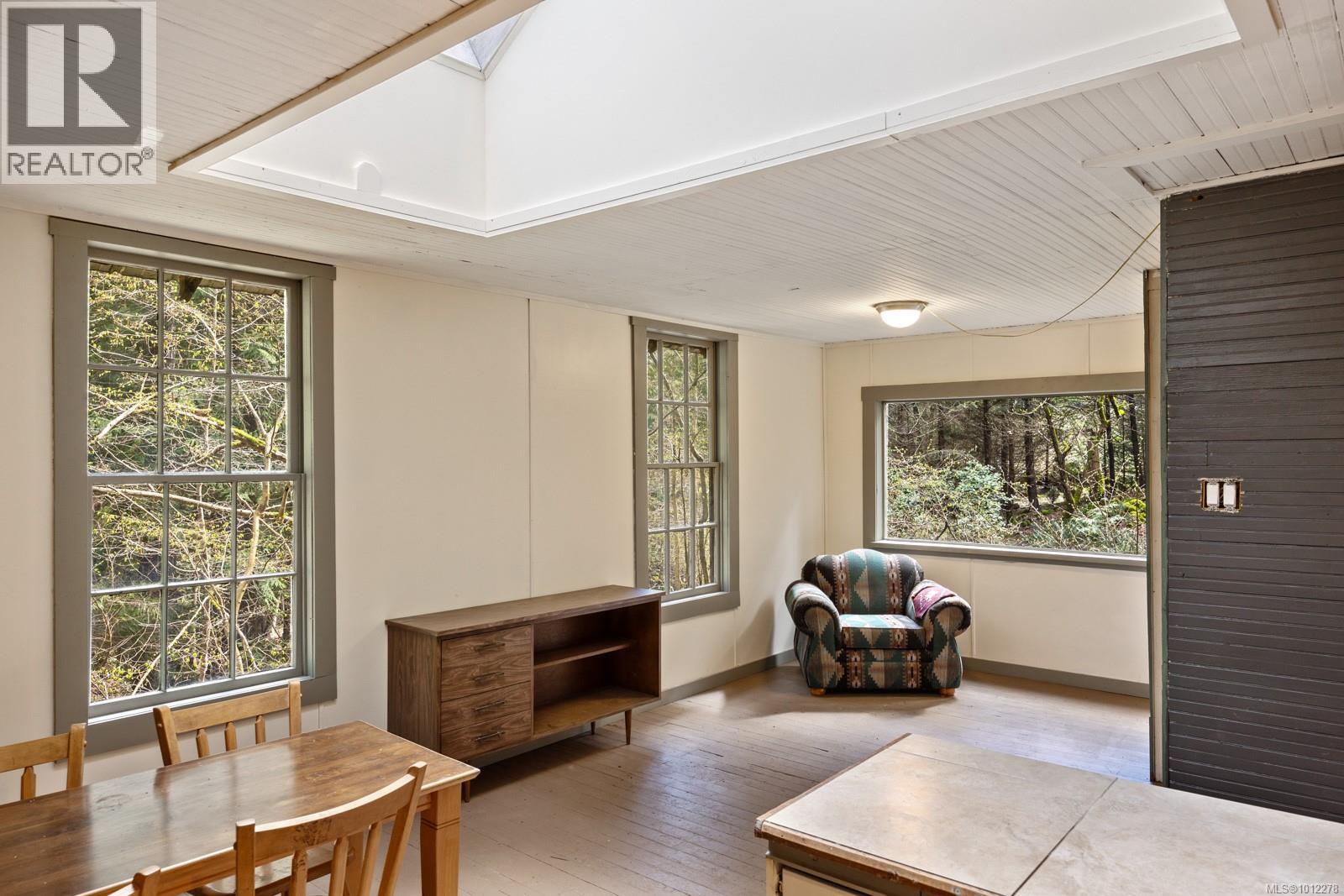 2 Welch Rd, Lasqueti Island