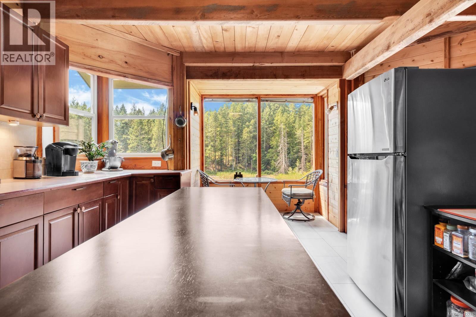 2 Welch Rd, Lasqueti Island