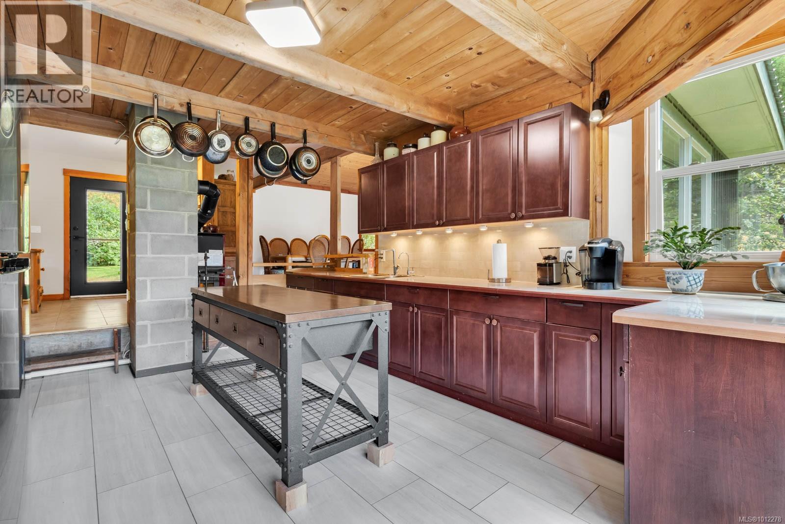 2 Welch Rd, Lasqueti Island