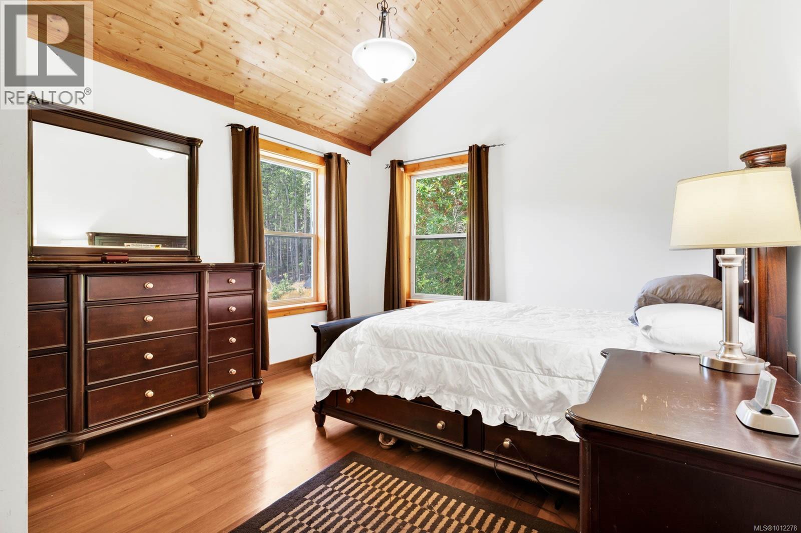 2 Welch Rd, Lasqueti Island