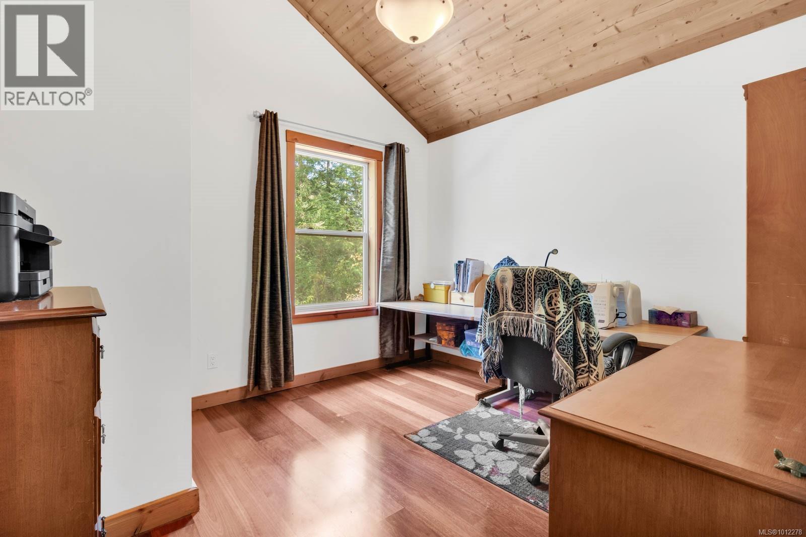 2 Welch Rd, Lasqueti Island