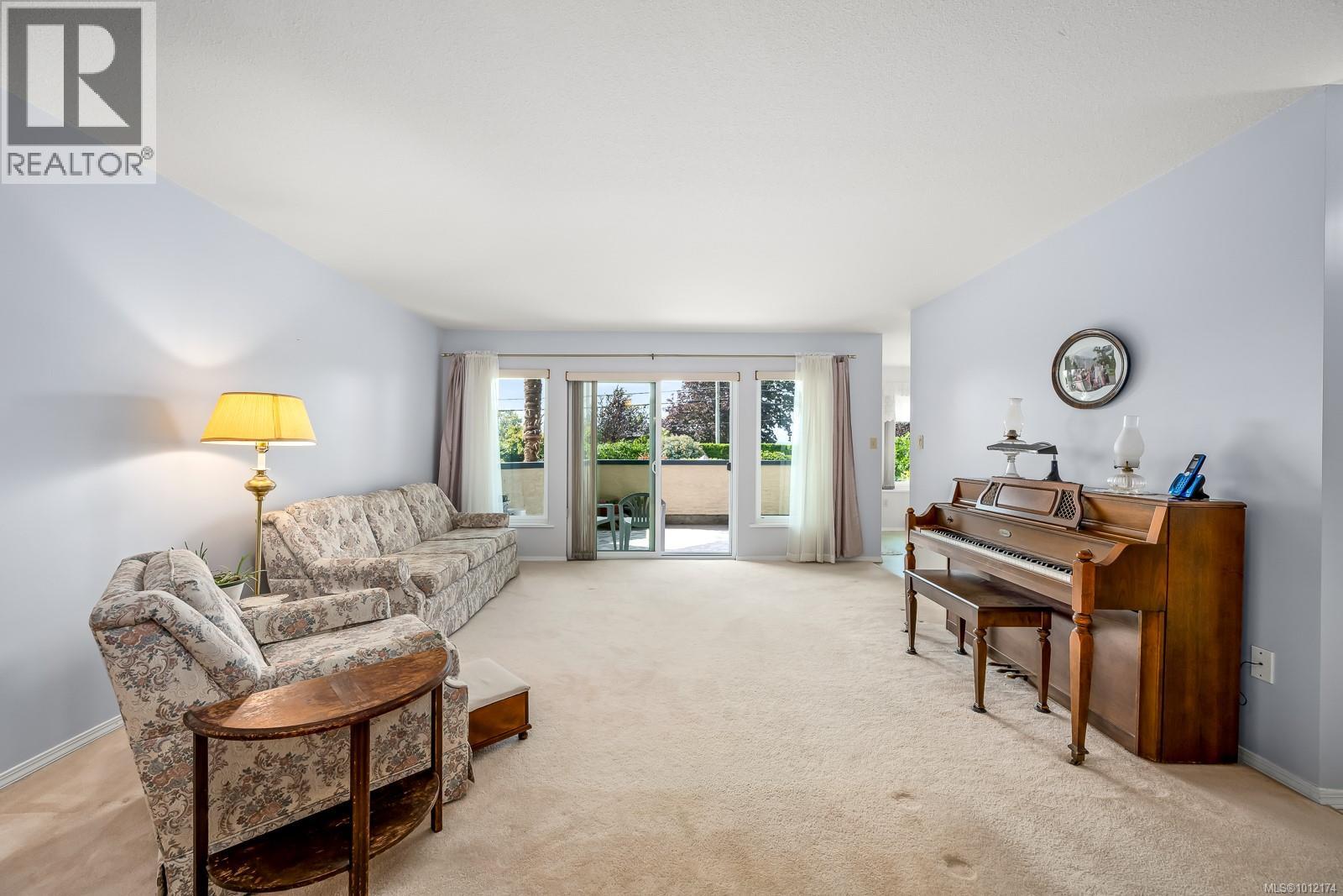 103 1902 Comox Ave, Comox