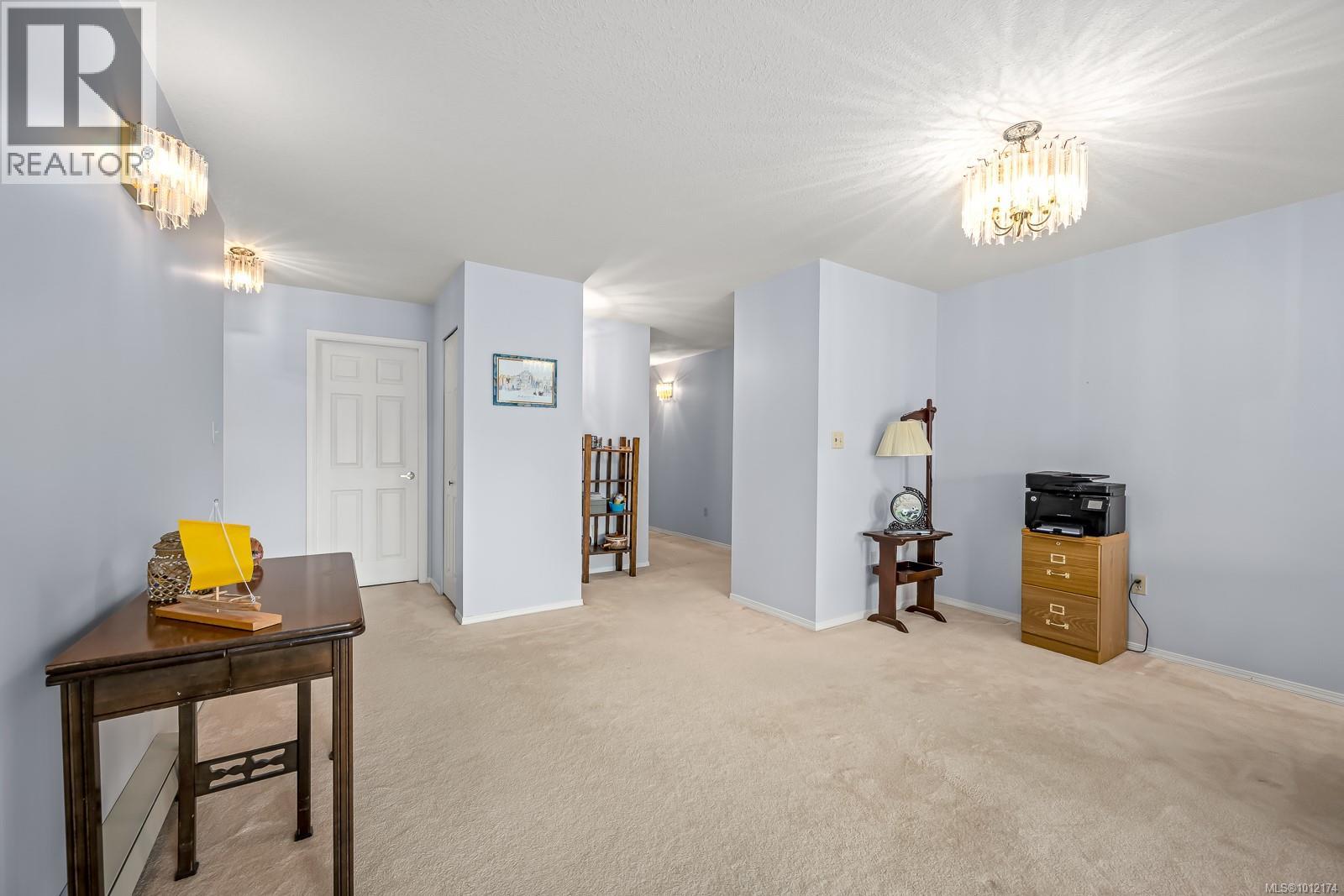 103 1902 Comox Ave, Comox