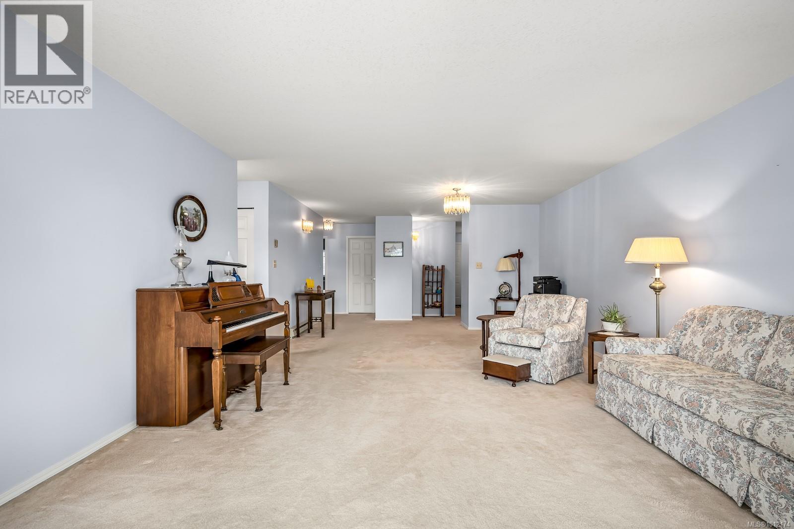 103 1902 Comox Ave, Comox