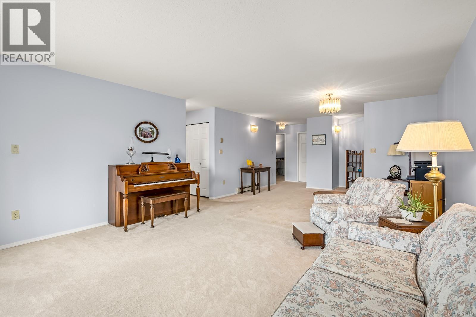 103 1902 Comox Ave, Comox
