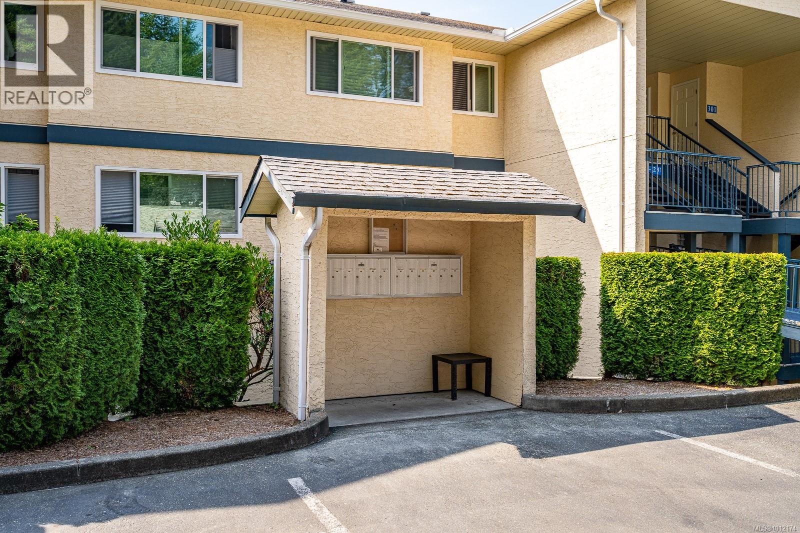 103 1902 Comox Ave, Comox