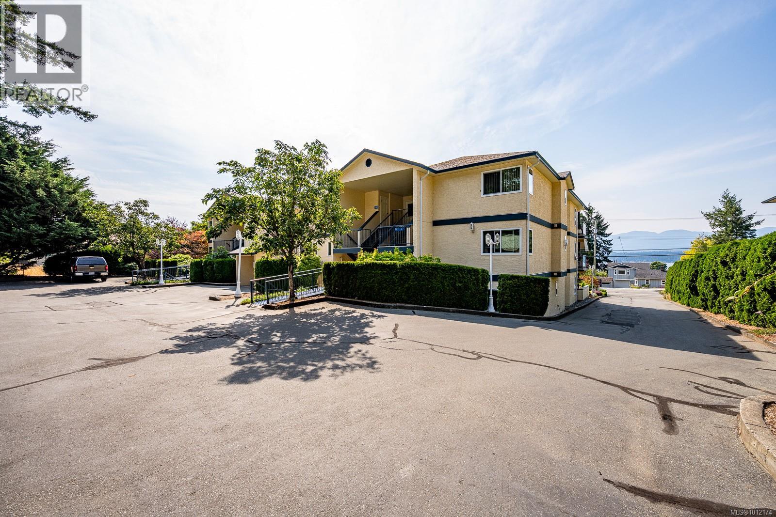 103 1902 Comox Ave, Comox
