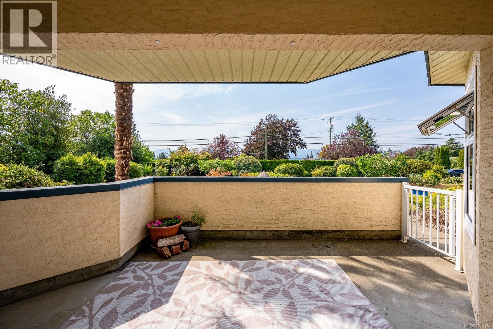 103 1902 Comox Ave, Comox