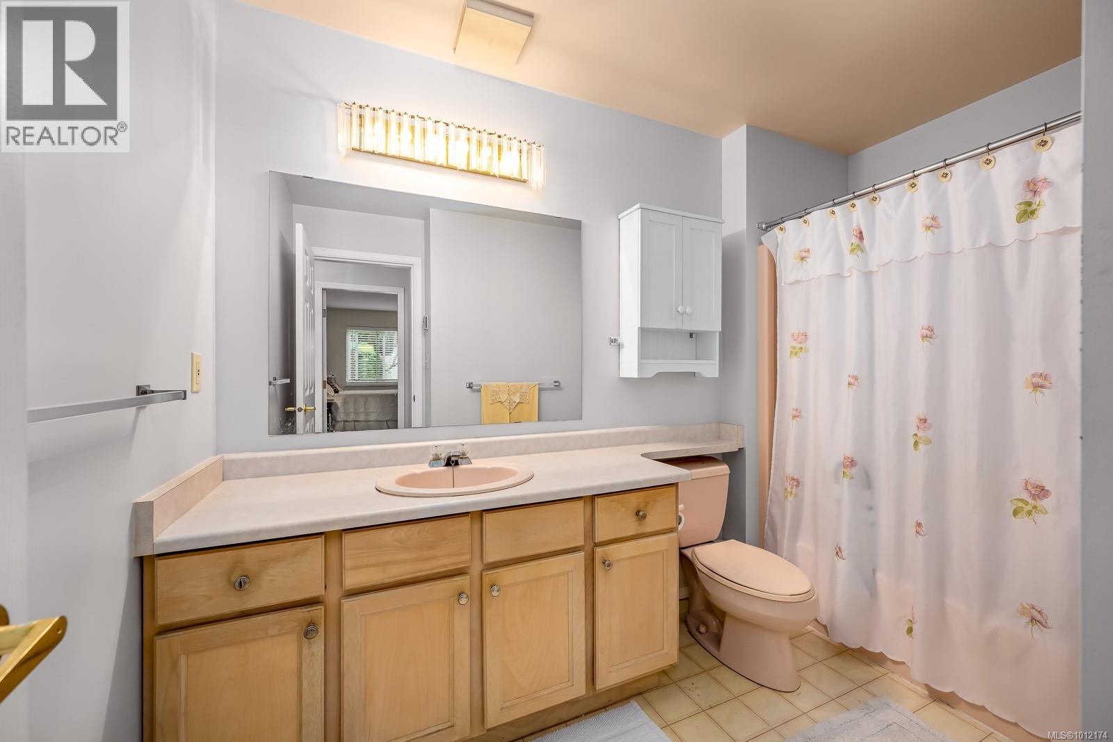 103 1902 Comox Ave, Comox