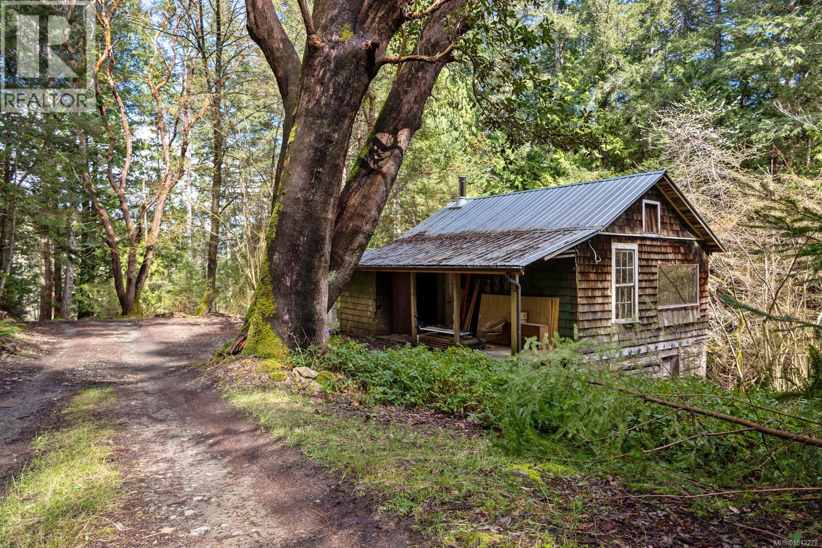 2 Welch Rd, Lasqueti Island