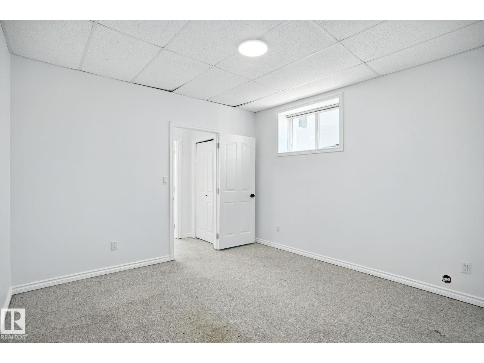 Photo 25 of 9012 157 Av Nw, Edmonton AB