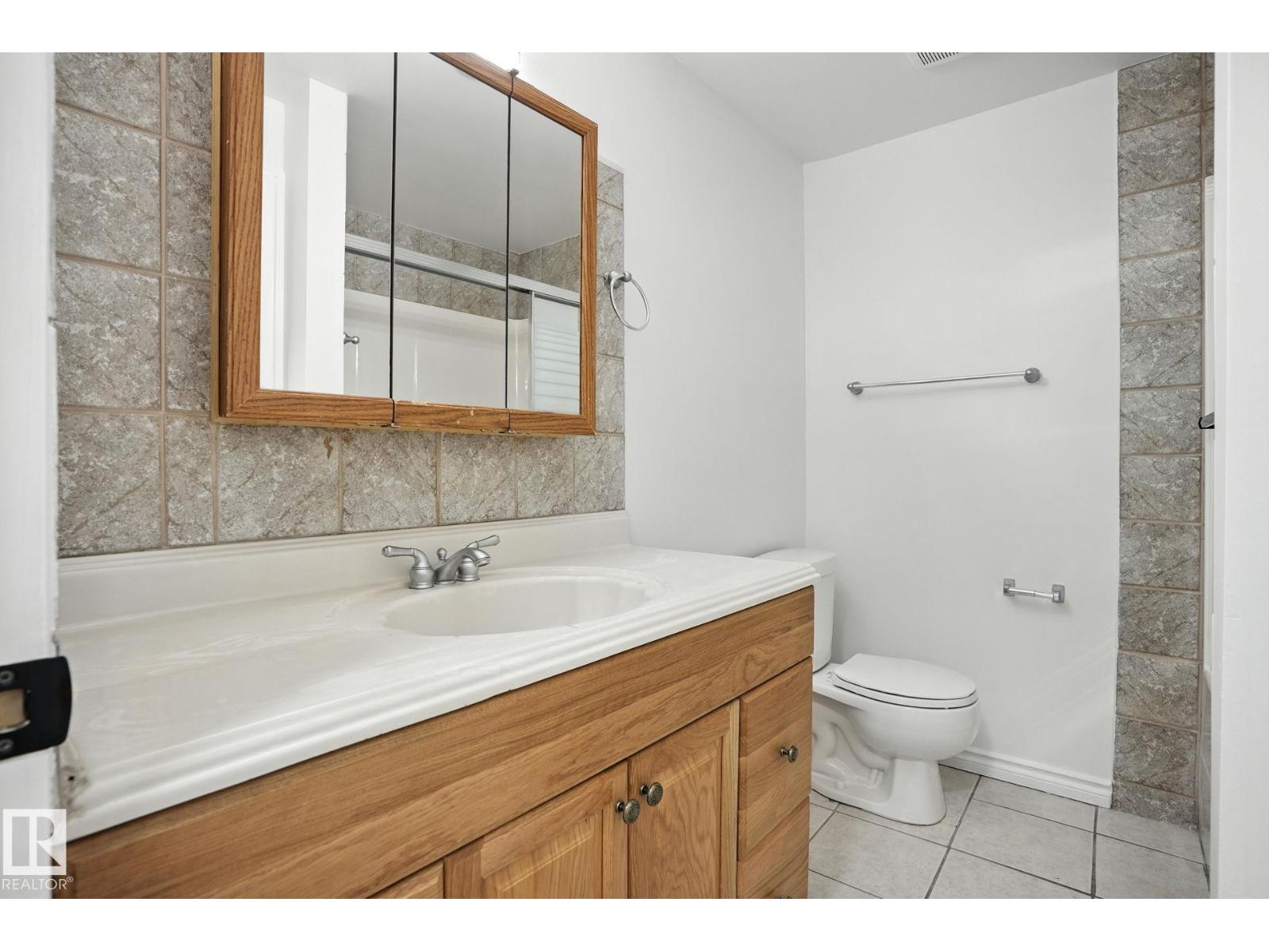 Photo 26 of 9012 157 Av Nw, Edmonton AB