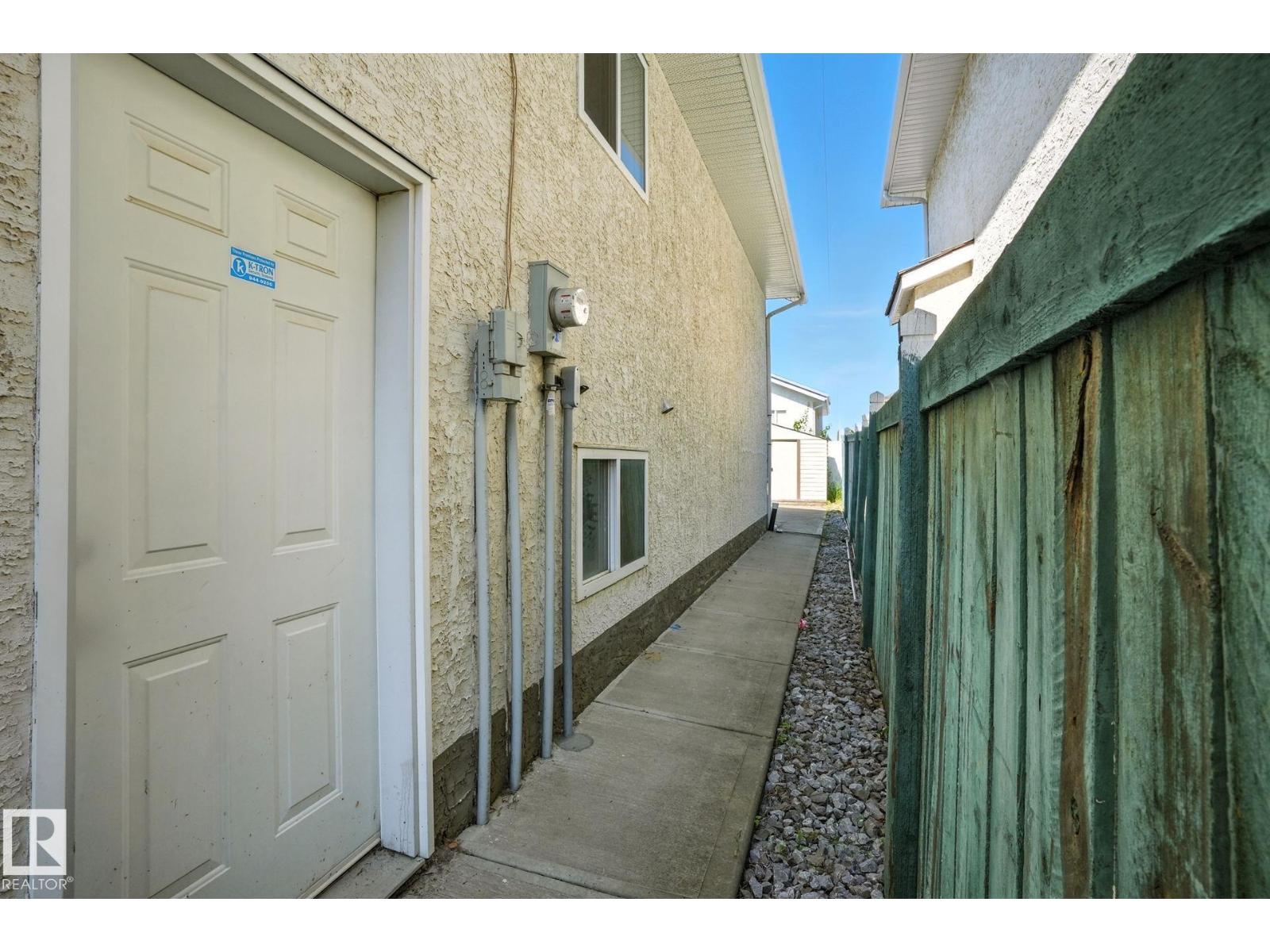 Photo 28 of 9012 157 Av Nw, Edmonton AB