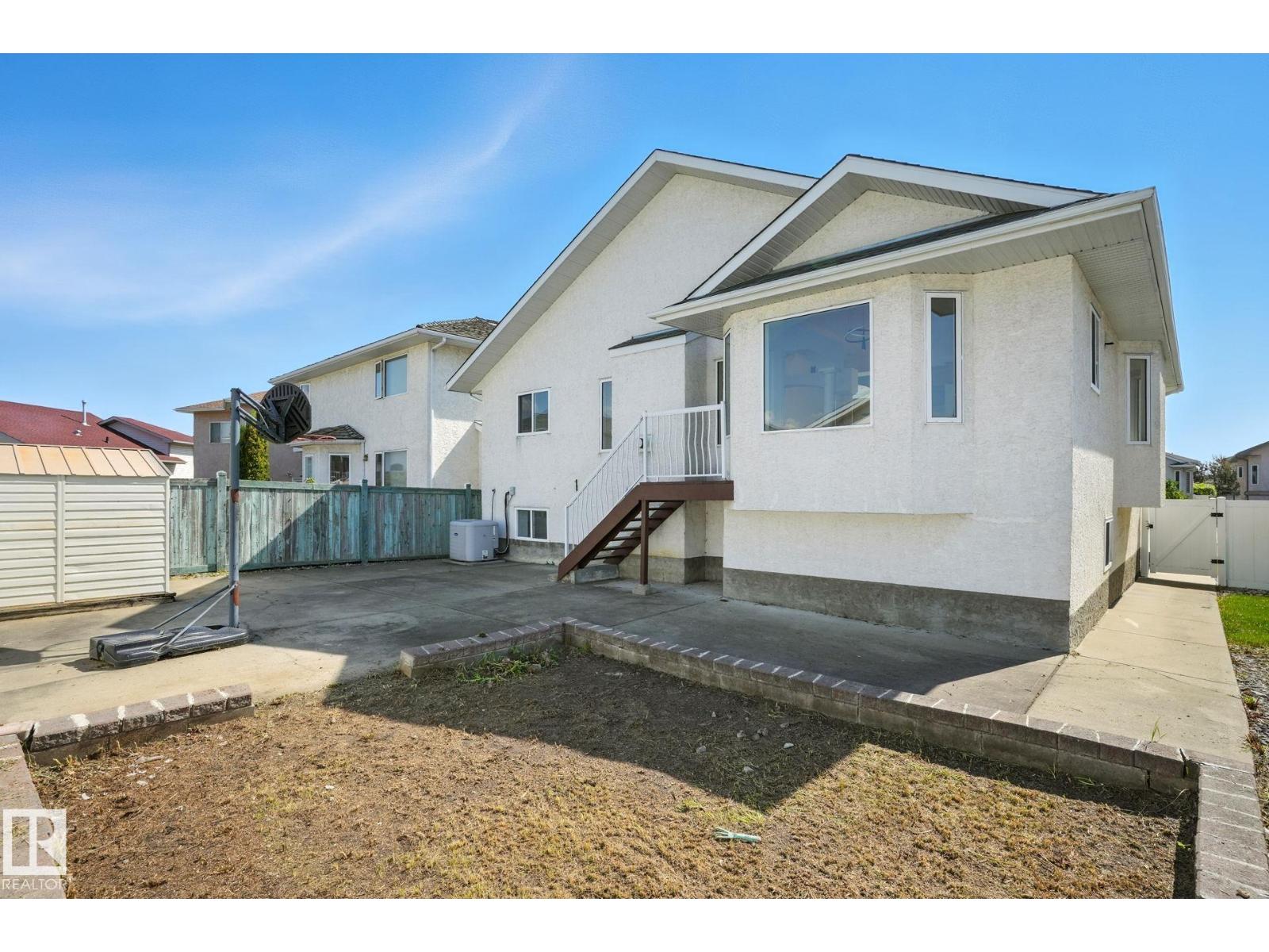 Photo 30 of 9012 157 Av Nw, Edmonton AB