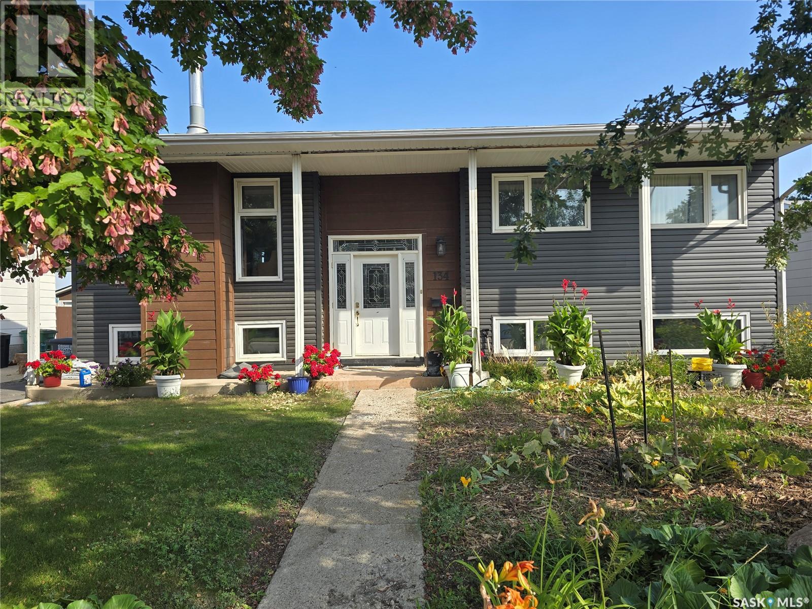 Photo 1 of 134 Heise Crescent, Saskatoon SK
