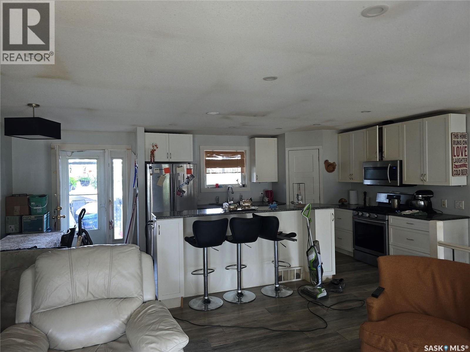 Photo 4 of 134 Heise Crescent, Saskatoon SK