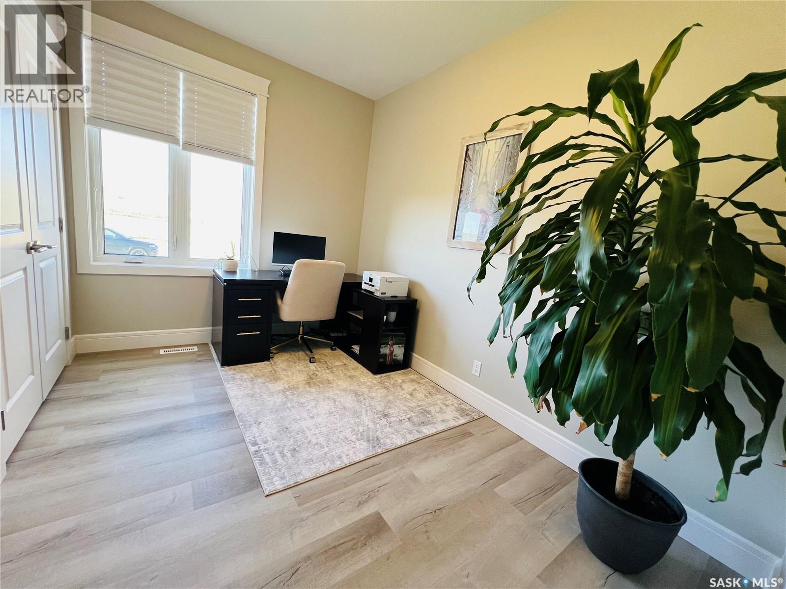 Photo 9 of 516 Ridgeview Street, Swift Current SK